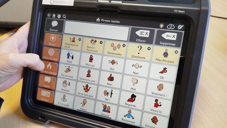 Tablettes de communication et orthophonie
